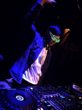 「beats. by dr.dre（ビーツバイドクタードレ）のアイテム（財布/小物）」を使った、中野宇治さん（メンズ・175cm）の夏コーディネート