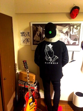 「RIPNDIP（リップンディップ）のアイテム（ジャケット/アウター）」を使った、中野宇治さん（メンズ・175cm）の冬コーディネート