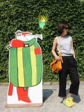 「PAZZO（パッゾ）のアイテム（タンクトップ、グレー系）」を使った、Serena Chengさん（レディース・172cm）の夏コーディネート