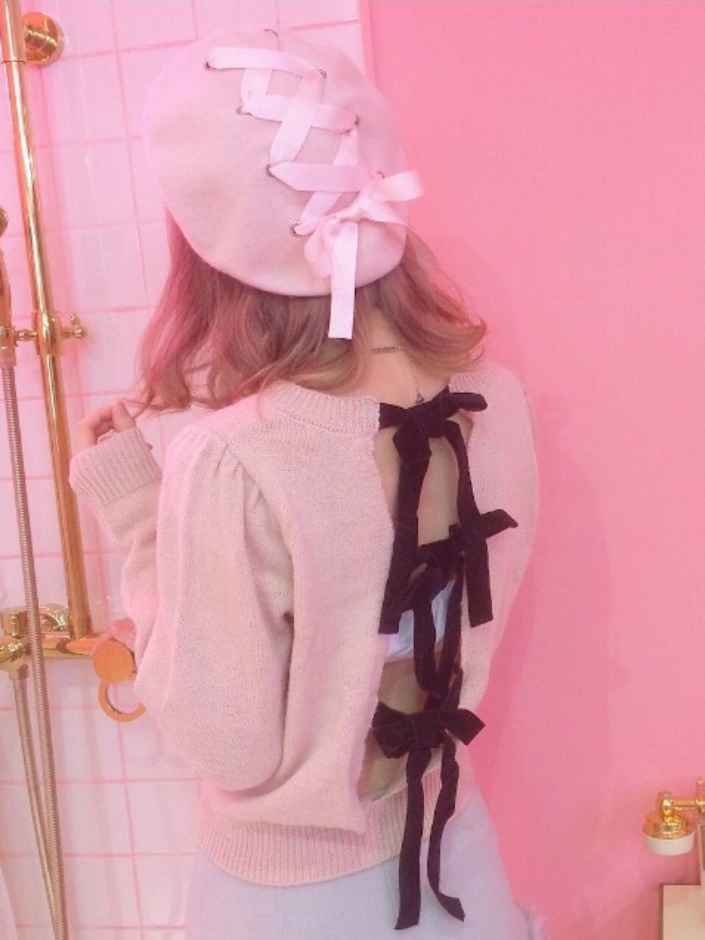 「リボン、ribbon、レースアップ、ベレー帽、ニット、バックリボン、ピンク、フェザー」｜「BUBBLESのアイテム（ハンチング/ベレー帽、ピンク系）」を使った、kumicoさん（レディース・163cm）の秋コーディネートの1枚目の写真