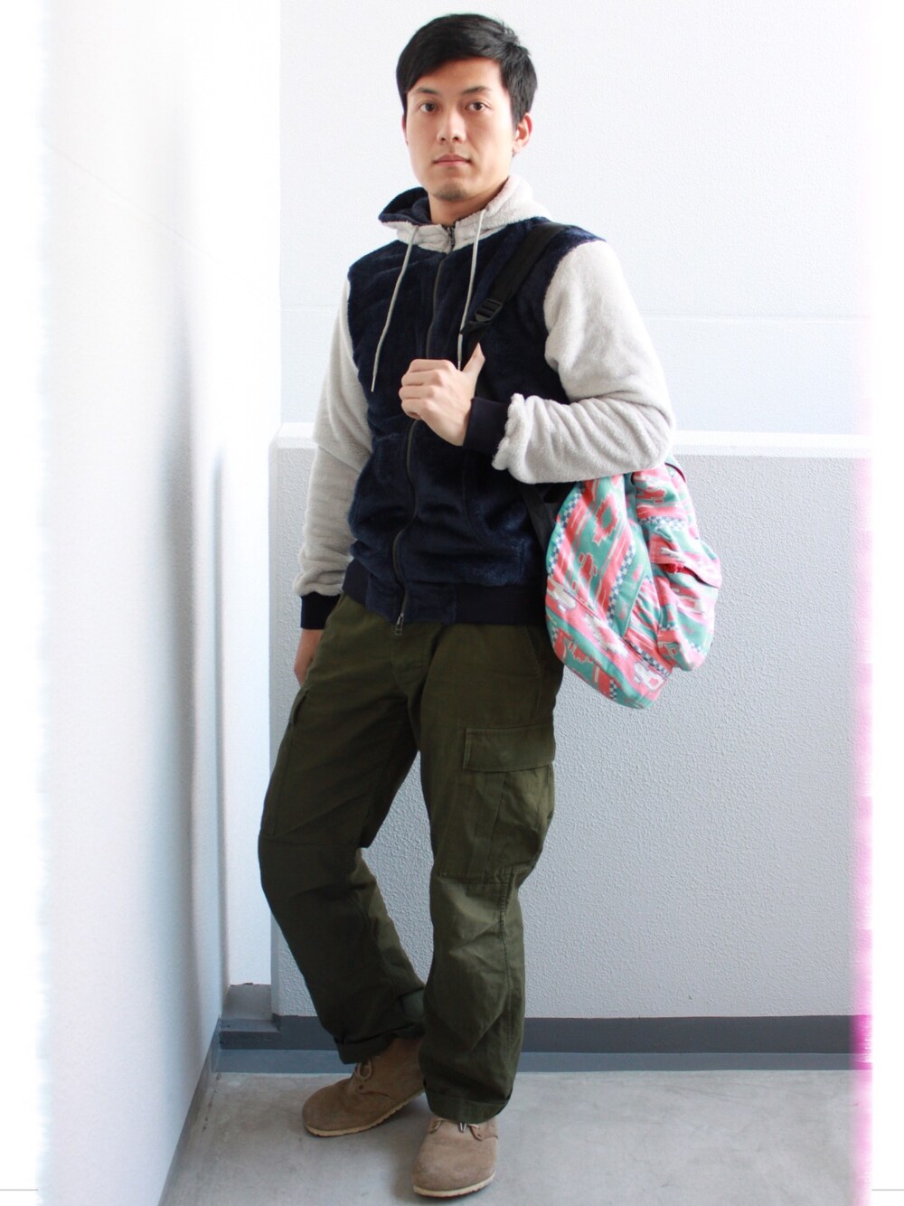 「ボアパーカー、リュック、街ぶら、ラフ、秋冬、unrelaxing、BEAUTY&YOUTH UNITED ARROWS、birkenstock、DOARAT」｜「unrelaxingのUR-56 ボアパーカー フリースパーカー ボアジップアップパーカー（パーカー、ブルー系）」を使った、またたびさん（メンズ・173cm）の冬コーディネートの1枚目の写真