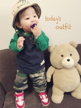 「OSHKOSH（オシュコシュ）のアイテム（Tシャツ/カットソー）」を使った、KANATAさん（キッズ・70cm）の冬コーディネート