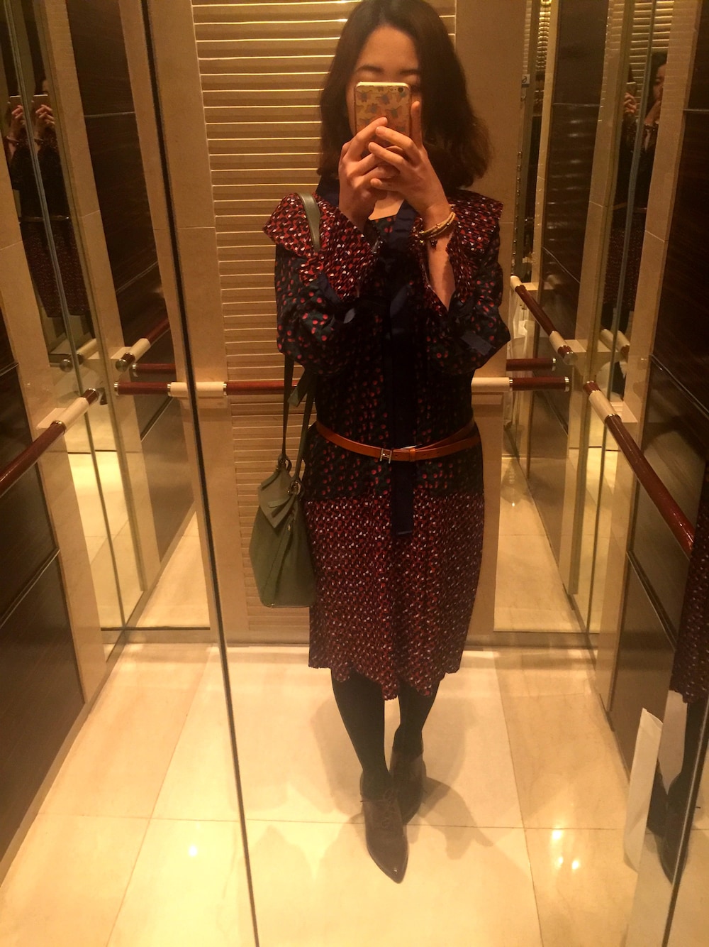 「70's」｜「bought in Koreaのアイテム（ワンピース、レッド系）」を使った、Joey ZY Cさん（レディース・168cm）の春コーディネートの1枚目の写真
