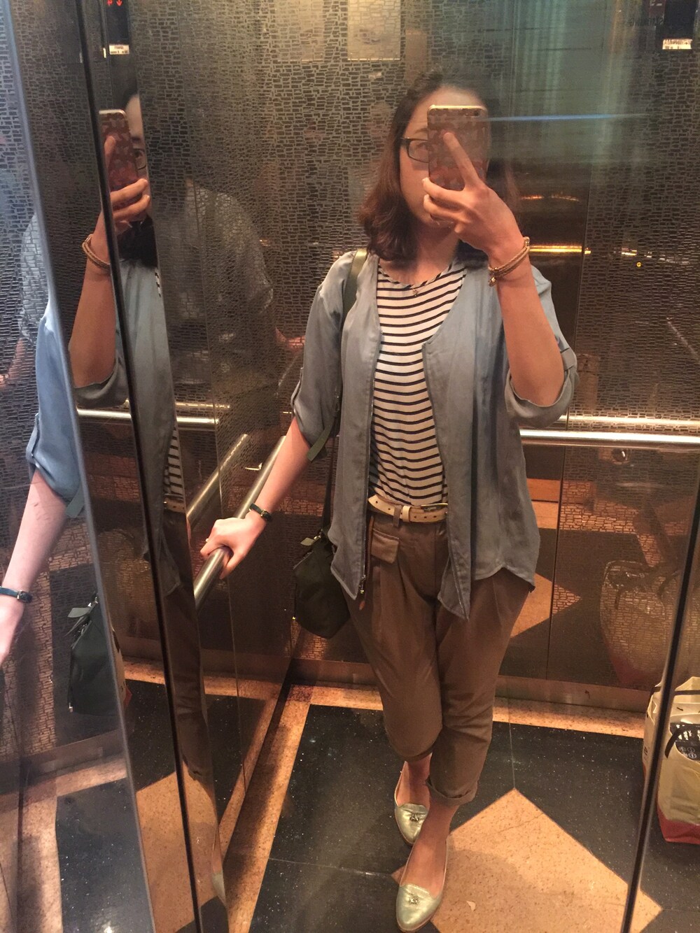 「大人コーデ」｜「DFのアイテム（ブルゾン、ブルー系）」を使った、Joey ZY Cさん（レディース・168cm）の春コーディネートの1枚目の写真