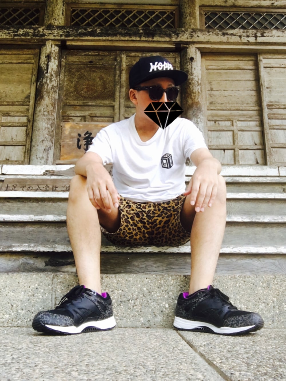 「本堂」｜「GENERAL RESEARCHのアイテム（Tシャツ/カットソー、ホワイト系）」を使った、09さん（メンズ・165cm）の夏コーディネートの1枚目の写真
