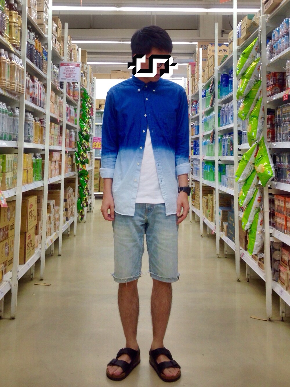 「大賣場」｜「Levi'sのアイテム（デニムパンツ、ブルー系）」を使った、Old Yenさん（メンズ・167cm）の春コーディネートの1枚目の写真