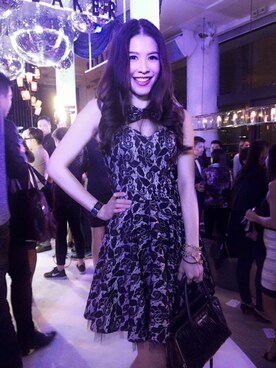「RADOのアイテム」を使った、Jessica Tanさん（レディース・170cm）の秋コーディネート