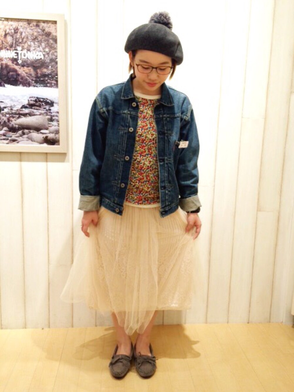 「ミネトンカ、ミネトンカモカシン、スエード、スエードシューズ、モカシン、フリンジ」｜「Minnetonkaの【MINNETONKA】ミネトンカ　キルティー スエード モカシン（モカシン/デッキシューズ、グレー系）」を使った、MINNETONKAONLINESHOPさん（レディース・153cm）の冬コーディネートの1枚目の写真