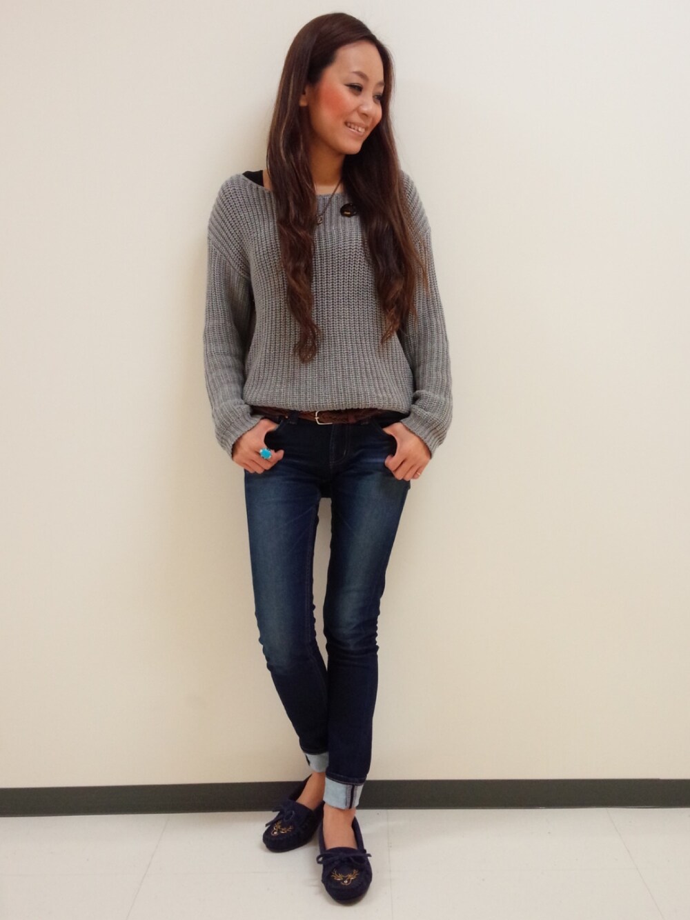 「ミネトンカ、ミネトンカモカシン、モカシン、スエード、ビーズ刺繍、小林モー子、トナカイ」｜「Minnetonkaの【MINNETONKA】 ミネトンカ モー子 ビーズ モカシン（モカシン/デッキシューズ、ブルー系）」を使った、MINNETONKAONLINESHOPさん（レディース・153cm）の冬コーディネートの1枚目の写真