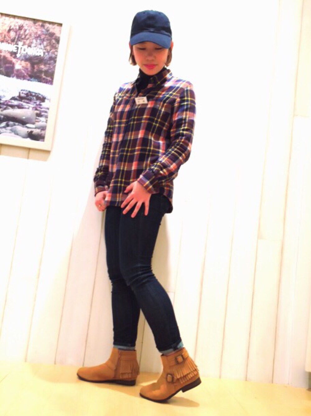 「minnetonka、ミネトンカ、ブーツ、スエード、フリンジブーツ」｜「Minnetonkaの【MINNETONKA】 ミネトンカ　エンジニアフリンジﾌﾞｰﾂ（ブーツ、ベージュ系）」を使った、MINNETONKAONLINESHOPさん（レディース・153cm）の冬コーディネートの1枚目の写真