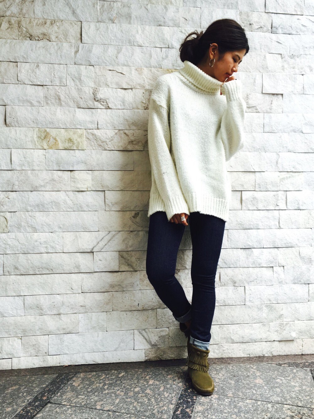 「ミネトンカ、ブーツ、フリンジ、限定」｜「Minnetonkaの　先行予約　【16年秋冬限定カラー】ミネトンカ　ＤＯＵＢＬＥ ＦＲＩＮＧＥ ＳＩＤＥ ＺＩＰ ＢＯＯＴＳ/ダブルフリンジジップブーツ　（ブーツ、グリーン系）」を使った、MINNETONKAONLINESHOPさん（レディース・167cm）の夏コーディネートの1枚目の写真