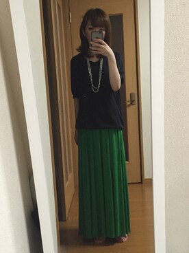 「アンティカのアイテム（Knitwear、ブラック系）」を使った、フミヤさんの春コーディネート