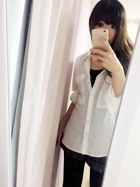 「ZARA（ザラ）のアイテム（シャツ/ブラウス、ホワイト系）」を使った、Yukaさん（レディース・157cm）の冬コーディネート
