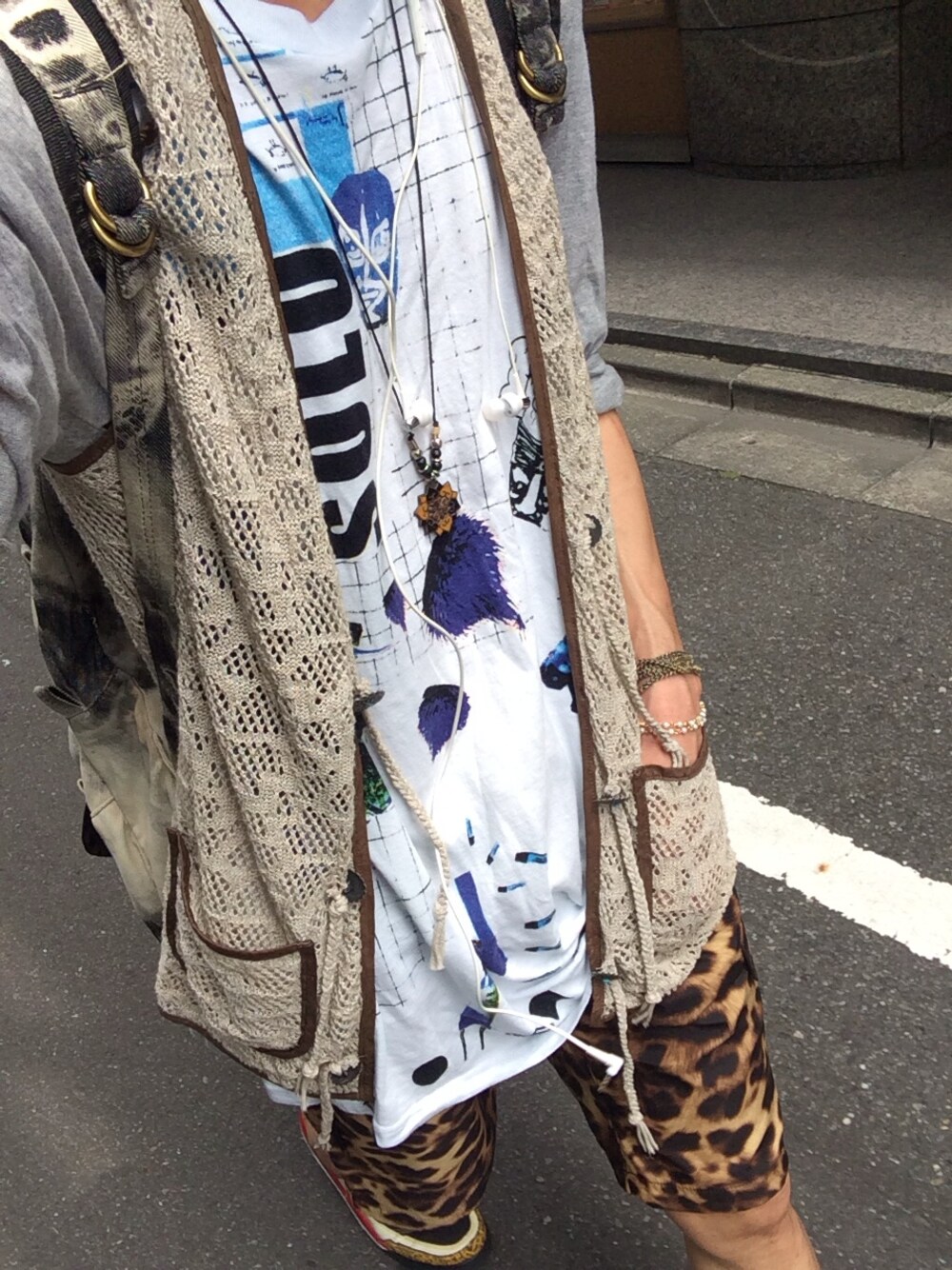 「GOMME HOMMEのアイテム（Tシャツ/カットソー、ホワイト系）」を使った、soyosoyoさん（メンズ・173cm）の夏コーディネートの1枚目の写真