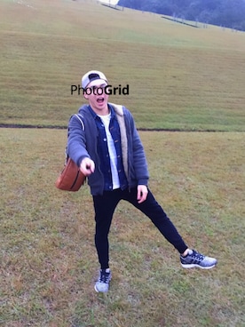 「COACH（コーチ）のヘリテージ ウェブ レザー スリング（ハンドバッグ、ブラック系）」を使った、YU Cheng Tsaiさんの冬コーディネート