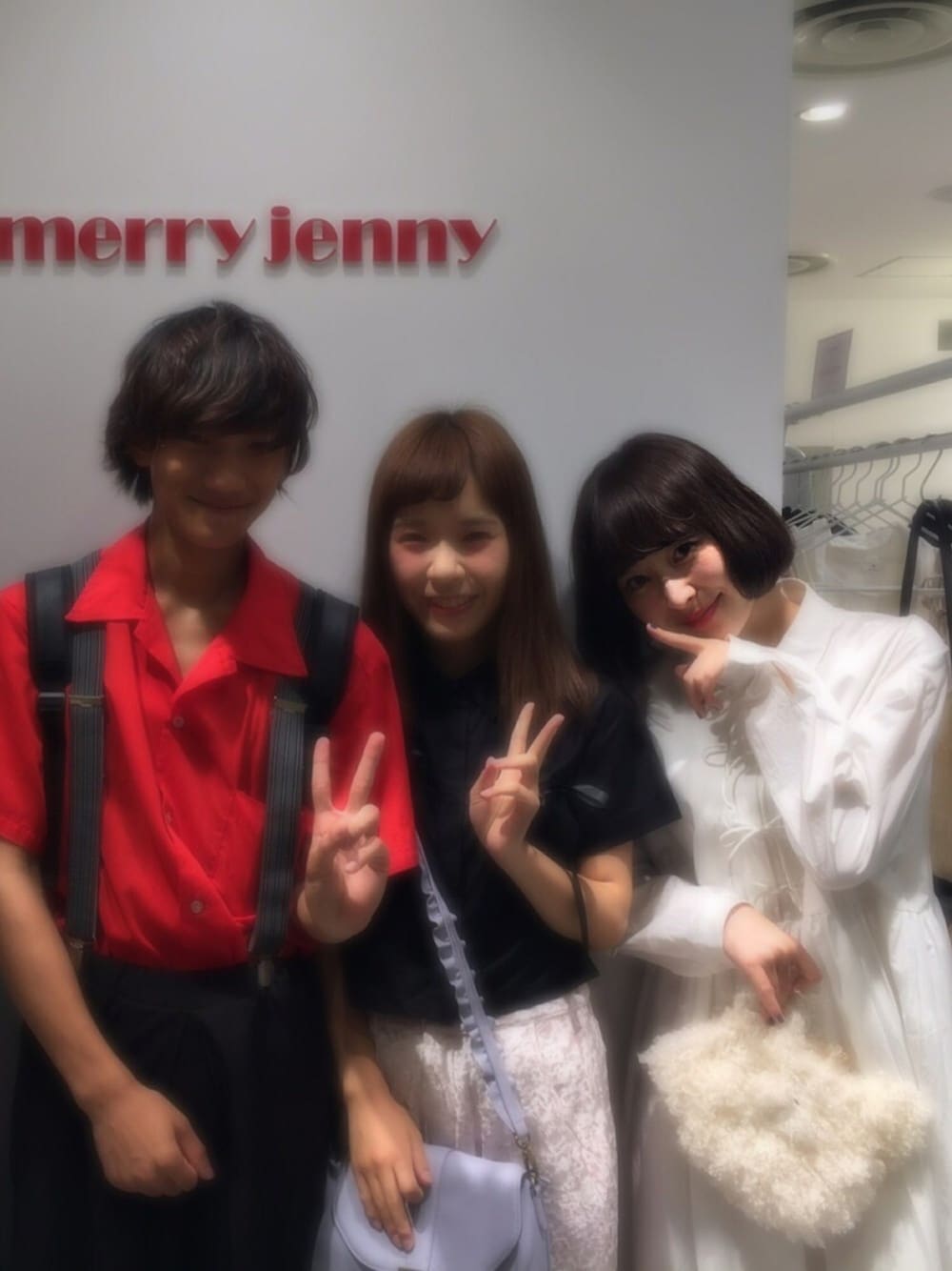 「吉河唯、merry jenny」｜「merry jennyのベロアパンツ（その他パンツ、ピンク系）」を使った、いぶきさん（メンズ・171cm）の夏コーディネートの1枚目の写真