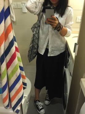 「BAO BAO ISSEY MIYAKE（バオバオイッセイミヤケ）のアイテム（トートバッグ、シルバー系）」を使った、shirelysunさん（レディース・155cm）の春コーディネート