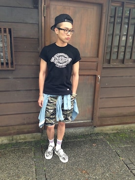 「Dickies（ディッキーズ）のアイテム（Tシャツ/カットソー、ブラック系）」を使った、Kelenさん（メンズ・172cm）の春コーディネート