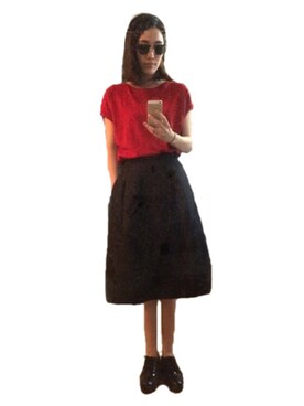 「red」｜「アイテム（モカシン/デッキシューズ）」を使った、Hitominさん（レディース・166cm）の秋コーディネート