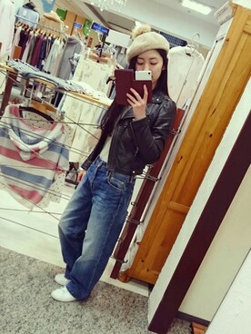 「ワイドストレートデニム」｜「アイテム（ジャケット/アウター）」を使った、Misaki Sutoさん（レディース・155cm）の秋コーディネート
