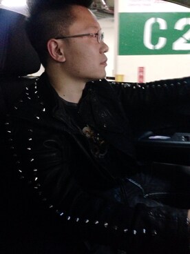 「OMEGA（オメガ）のアイテム（アナログ腕時計）」を使った、Liu Jieさん（メンズ・172cm）の冬コーディネート