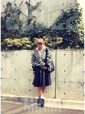 「レザースカート」｜「アイテム（ノーカラージャケット）」を使った、MINMIさん（レディース・155cm）の春コーディネート