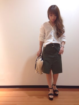 「UNRELISH（アンレリッシュ）のアイテム（シャツ/ブラウス、ホワイト系）」を使った、UNRELISH広島パルコ店さん（レディース・157cm）の春コーディネート