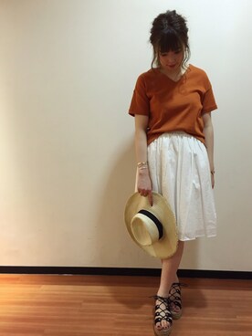 「UNRELISH（アンレリッシュ）の深Ｖカットトップス（Tシャツ/カットソー、イエロー系）」を使った、UNRELISH広島パルコ店さん（レディース・157cm）の春コーディネート