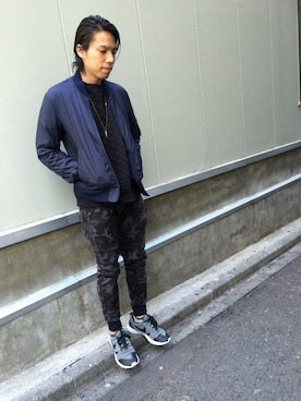 「カモフラパンツ」｜「アイテム（MA-1）」を使った、RIKUさん（メンズ・177cm）の冬コーディネート