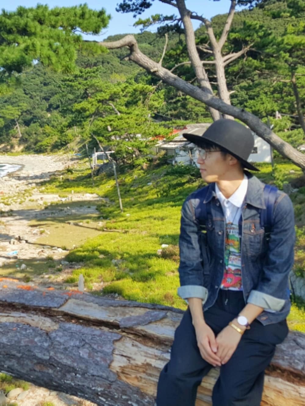 「友ヶ島、海、これはもう青春じゃないか、またしても飛びすぎ、またしても同じ服、え？私のﾚﾊﾟ-ﾄﾘ-なさ過ぎ？、僕は友達が少ない、遊んでくれる数少ない友達と友ヶ島、このまま結婚できずに死ぬ」｜「あれ？私のｼﾞｬﾝﾌﾟ高過ぎ…!?のアイテム（福袋/福箱、オレンジ系）」を使った、おーはしくんさん（メンズ・173cm）の秋コーディネートの1枚目の写真