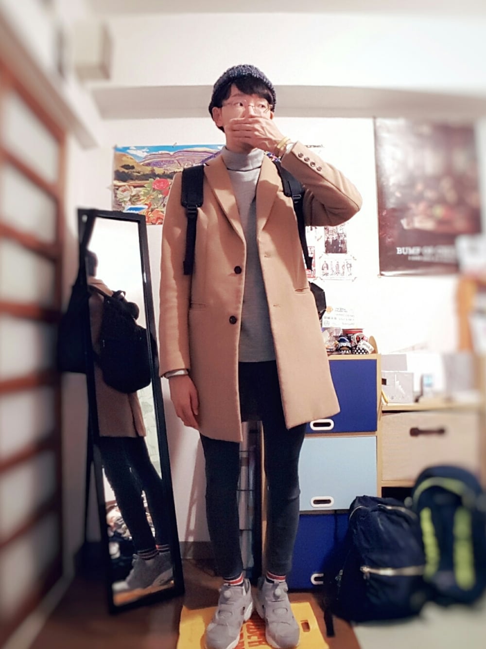 「WEAR HALLOWEEN 2016、コスプレ、まさかのあるあるネタ、コスプレが許される日、ウェイウェイ大学生、ネタが古い、チェスターコート、ニット帽、軟式テニス楽しすぎない？、最近矢作さんのモノマネがんばってる」｜「HAREのバルキータートルニットソー(HARE)（ニット/セーター、グレー系）」を使った、おーはしくんさん（メンズ・173cm）の秋コーディネートの1枚目の写真