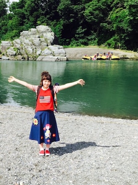 「アイテム（ベスト、レッド系）」を使った、りか。さん（レディース・156cm）の夏コーディネート