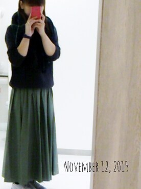 「URBAN RESEARCH DOORS WOMENS（アーバンリサーチ ドアーズ ウィメンズ）のDOORS コットンギャザーロングスカート（スカート、グリーン系）」を使った、myu*さん（レディース・158cm）の秋コーディネート