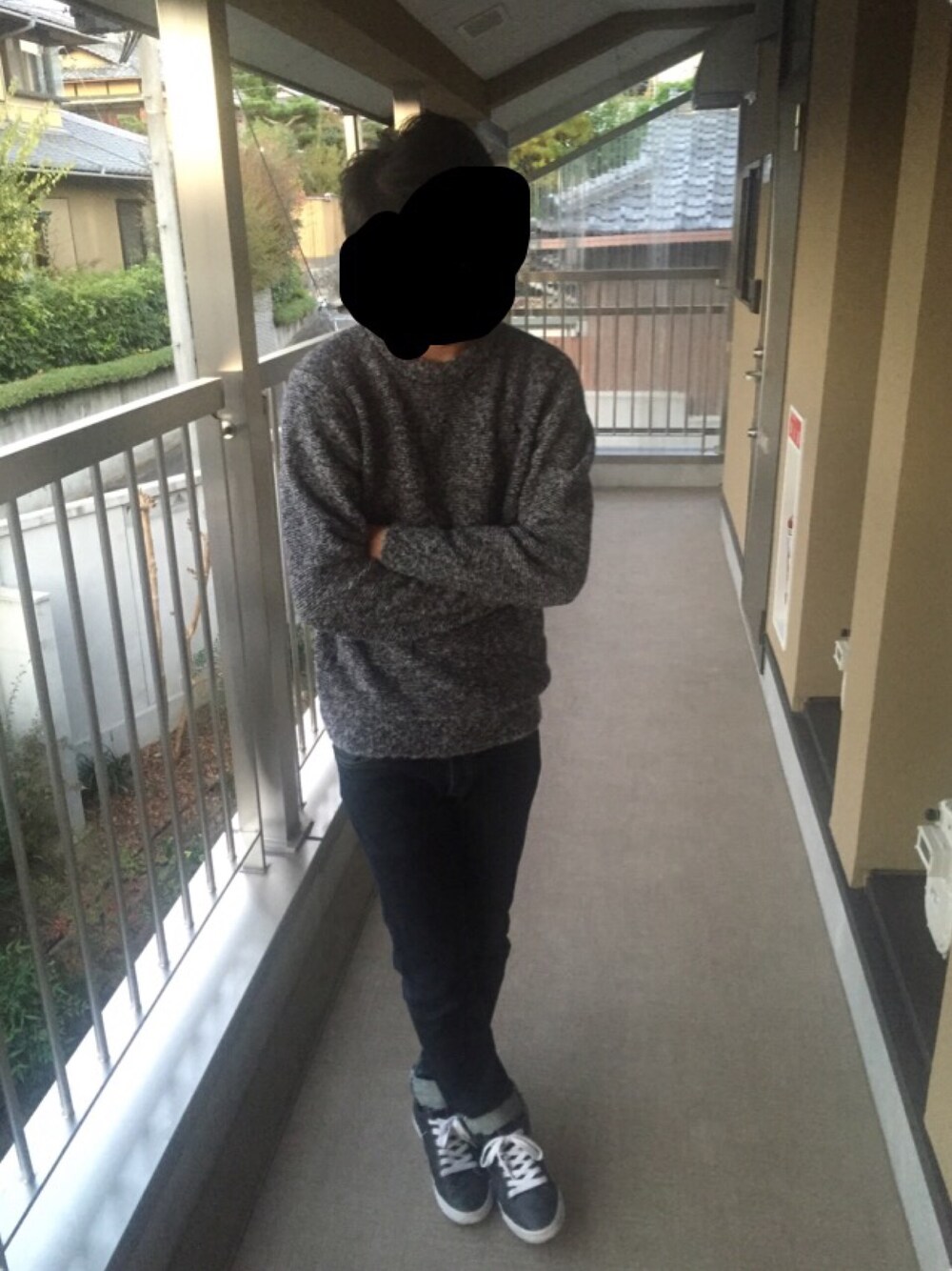 「BEAUTY&YOUTH UNITED ARROWSのアイテム（ニット/セーター、グレー系）」を使った、tokioさん（メンズ・179cm）の秋コーディネートの1枚目の写真