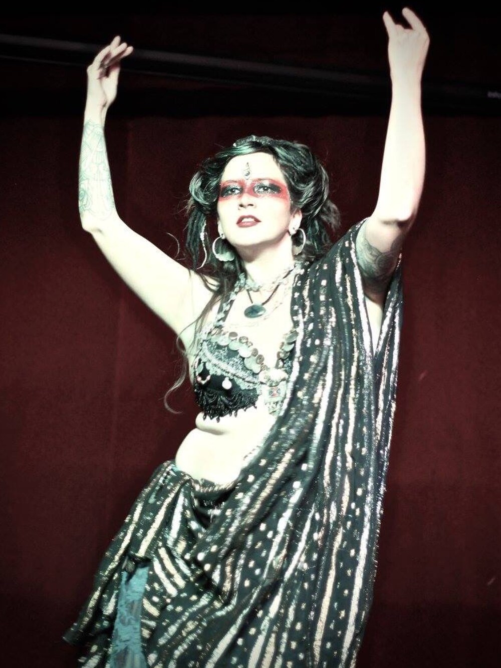 「bellydance、costume、performance」｜「Handmadeのアイテム（その他トップス、ブラック系）」を使った、Karissaさん（レディース・173cm）の秋コーディネートの1枚目の写真