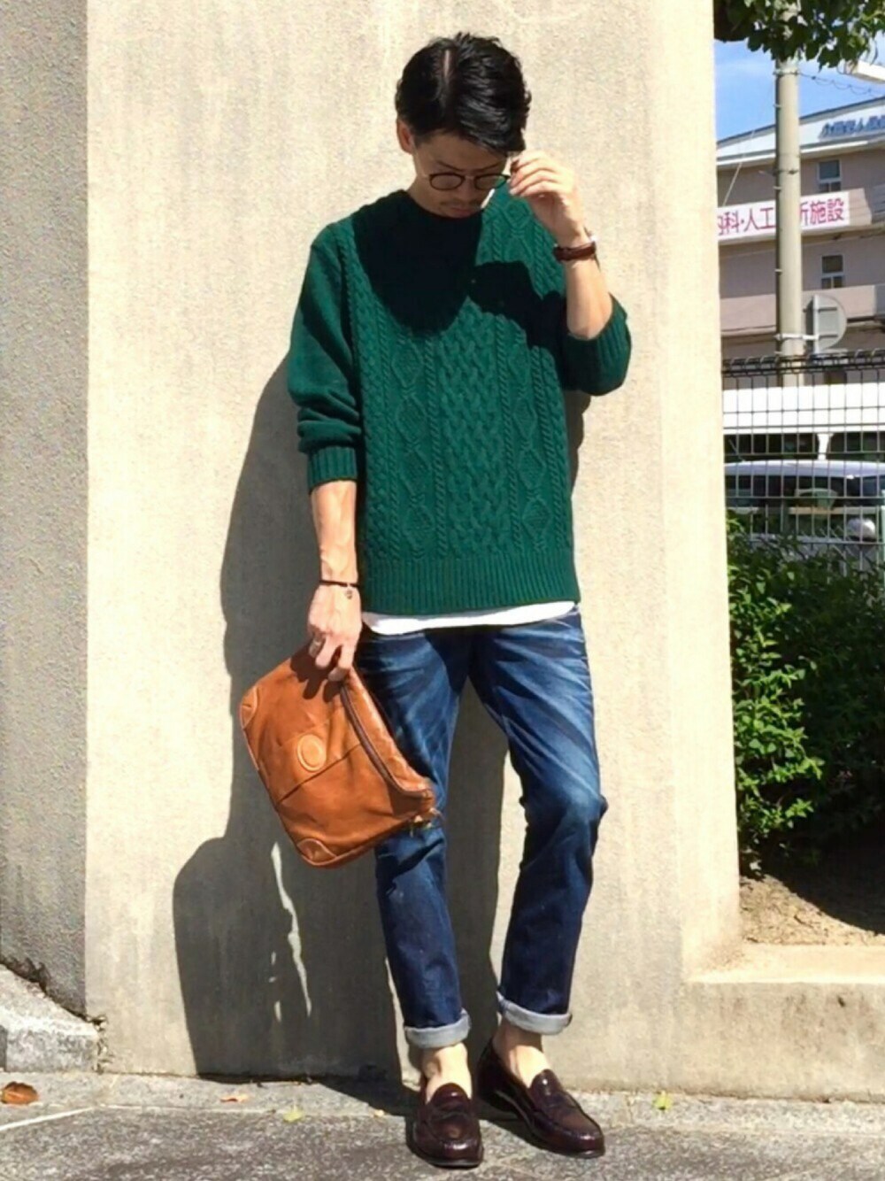 「シンプル、ローファー、スキニーデニム、ニット、グリーン、秋のコーデ、秋コーデ、秋」｜「NANO universeのCOLE　HAAN/PINCH AIR PENNY（モカシン/デッキシューズ、レッド系）」を使った、しゅんたろーさん（メンズ・177cm）の秋コーディネートの1枚目の写真