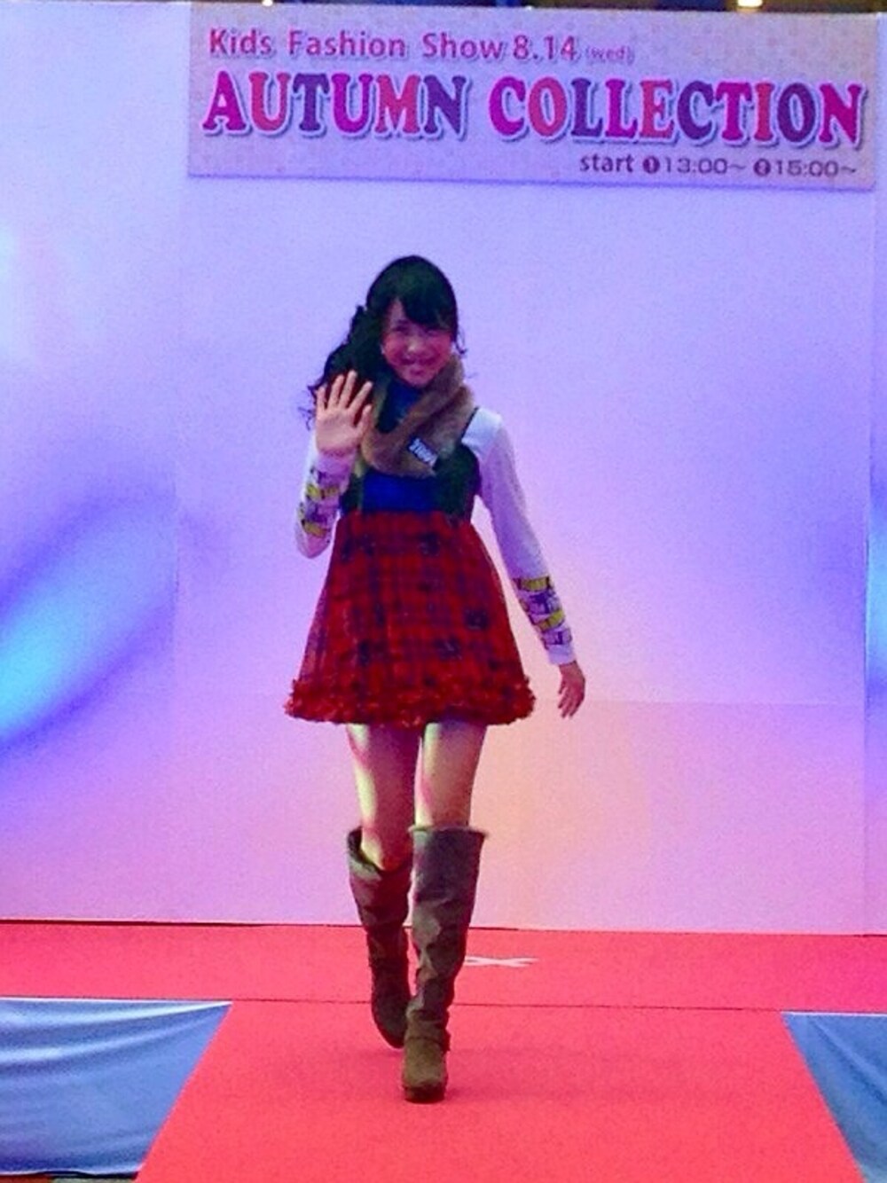 「ZIDDYのアイテム（その他トップス、ホワイト系）」を使った、Yu-na Yamamotoさん（レディース・160cm）の秋コーディネートの1枚目の写真