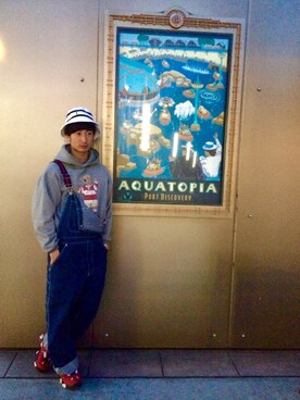 「TOMMY HILFIGER（トミーヒルフィガー）のアイテム（サロペット/オーバーオール）」を使った、T-laxさん（メンズ・165cm）の春コーディネート