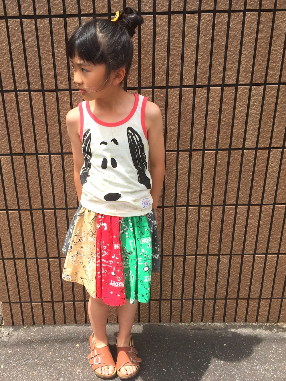 「ブーフーウーWEARコンテスト、スヌーピーだいすき、眩しくて前が見れない、女の子」｜「BOOFOOWOOのアイテム（タンクトップ、ホワイト系）」を使った、ここくれさん（キッズ・129cm）の夏コーディネートの1枚目の写真