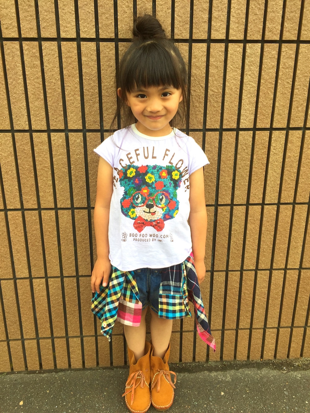 「ブーフーウーWEARコンテスト、ハニクマ好き、女の子、おだんごヘアー」｜「BOOFOOWOOのハニクマのフレアーTee Kids（Tシャツ/カットソー、パープル系）」を使った、ここくれさん（キッズ・100cm）の夏コーディネートの1枚目の写真