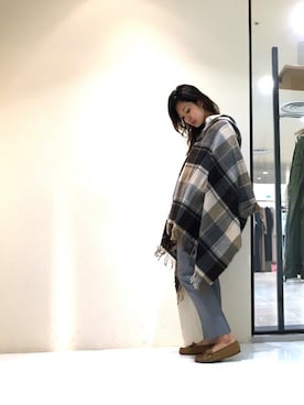 「OSMOSIS（オズモーシス）のアイテム（ポンチョ）」を使った、uca.さん（レディース・163cm）の秋コーディネート