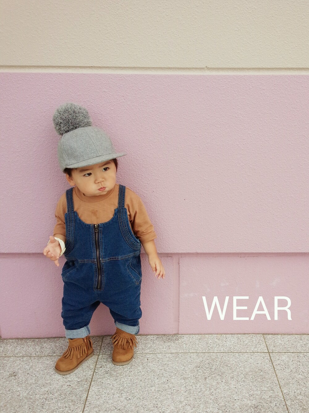 「韓国子供服、キャメル、秋コーデ、サロペット、フリンジ、ボンボン、1歳6ヶ月、男の子、西松屋、キッズコーデ」｜「西松屋のアイテム（シューズ、ブラウン系）」を使った、siii.Hさん（キッズ・80cm）の秋コーディネートの1枚目の写真