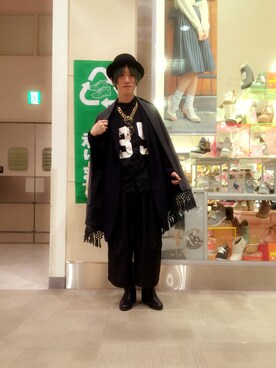 「真っ黒コーデ」｜「アイテム（チェスターコート）」を使った、ひろさん（メンズ・171cm）の冬コーディネート
