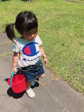 「Champion（チャンピオン）のアイテム（Tシャツ/カットソー、ホワイト系）」を使った、しづくさん（キッズ・80cm）の夏コーディネート