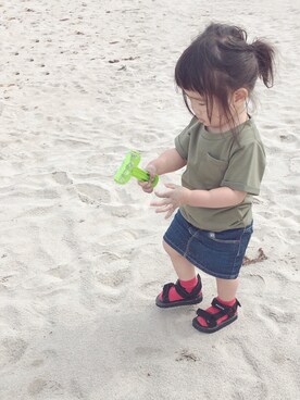 「GLOBAL WORK（グローバルワーク）のアイテム（Tシャツ/カットソー、グリーン系）」を使った、しづくさん（キッズ・80cm）の夏コーディネート