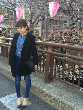 「アイテム（ピアス（両耳用）、ブルー系）」を使った、Hitomi Kitadaさん（レディース・161cm）の春コーディネート