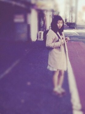 「retoroga-ruのアイテム（チェスターコート、ベージュ系）」を使った、ゆりんちょさん（レディース・160cm）の春コーディネート