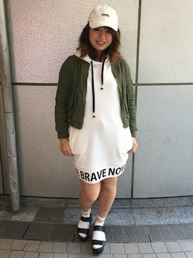 「チュニック」｜「アイテム（MA-1）」を使った、INGNI（イング）さん（レディース・155cm）の春コーディネート