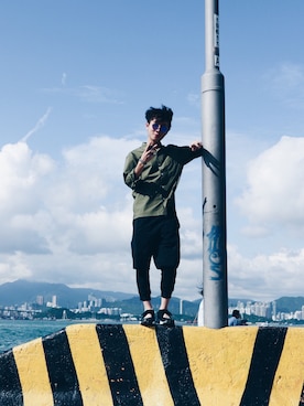 「NIKE SPORTSWEAR（ナイキスポーツウェアー）のアイテム（その他パンツ、ブラック系）」を使った、Ho Lamさん（メンズ・170cm）の秋コーディネート