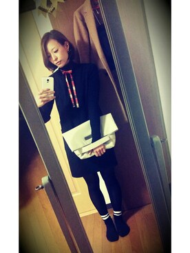 「アイテム（クラッチバッグ、グレー系）」を使った、あかねさん（レディース・163cm）の冬コーディネート